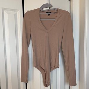 DREW V-Neck Ribbed Bodysuit - Beige (size M)